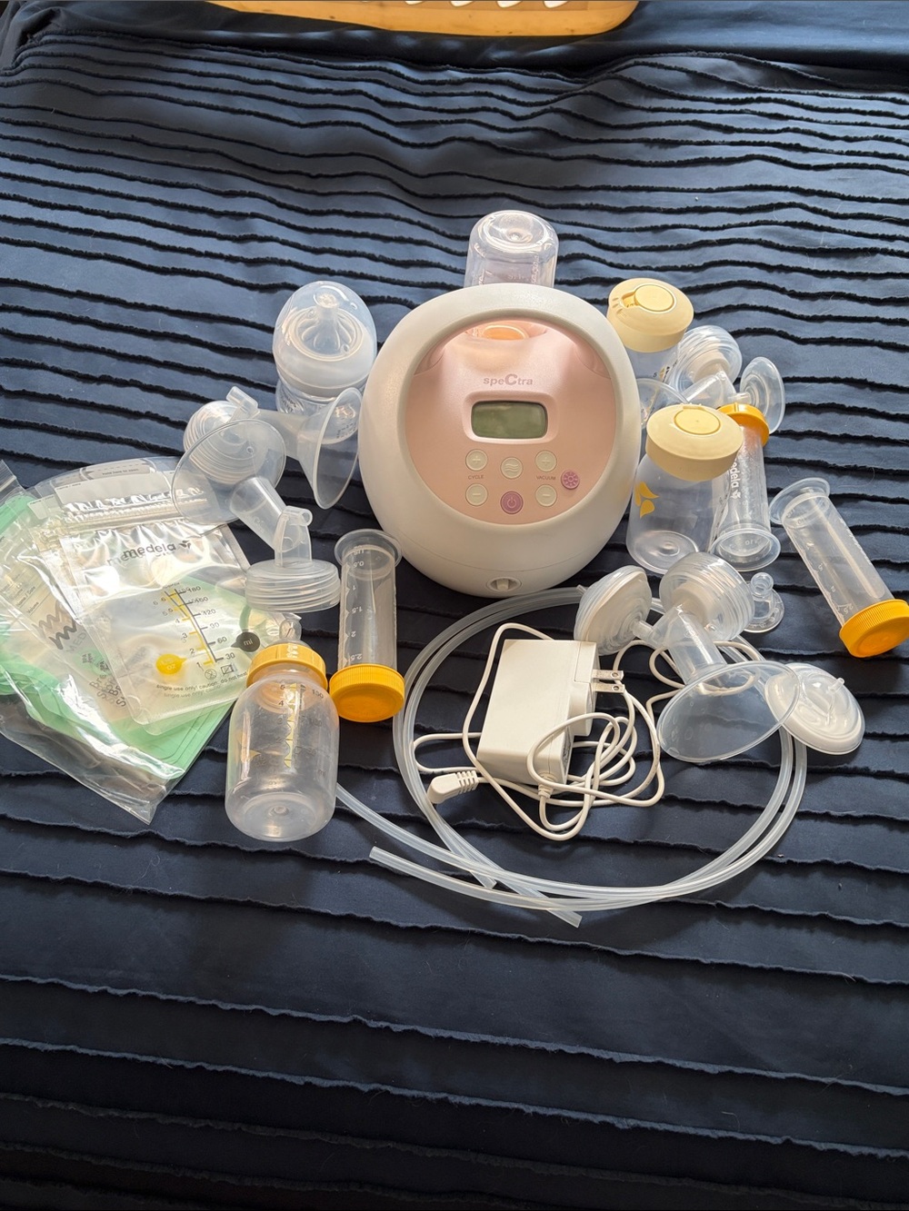 Spectra Electric Breast Pump with Accessories - Pink/White